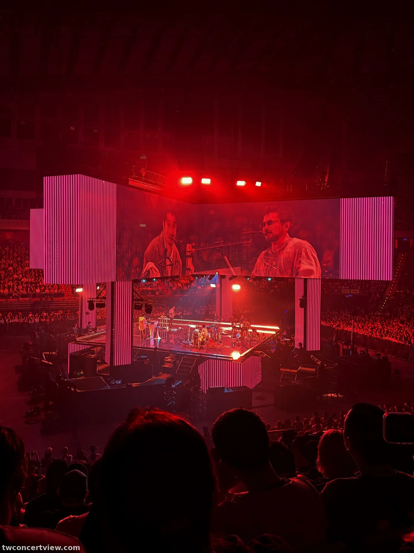 台北小巨蛋中央舞台 紫-2B 區 12排12號 視野照片 - King Gnu CEN+RAL Tour 2026 in Taipei
