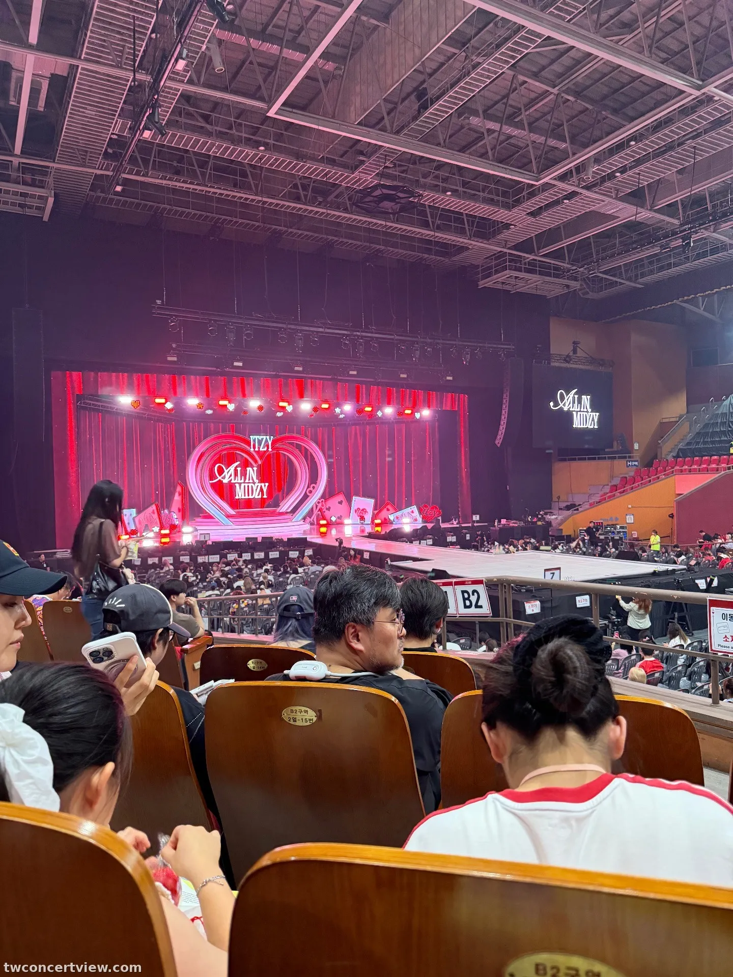 奧林匹克廳 (Olympic Hall) B2-B 區 4排16號 視野照片 - ITZY The 5th Fan Meeting 있지 믿지, 날자!"ALL IN, MIDZY"