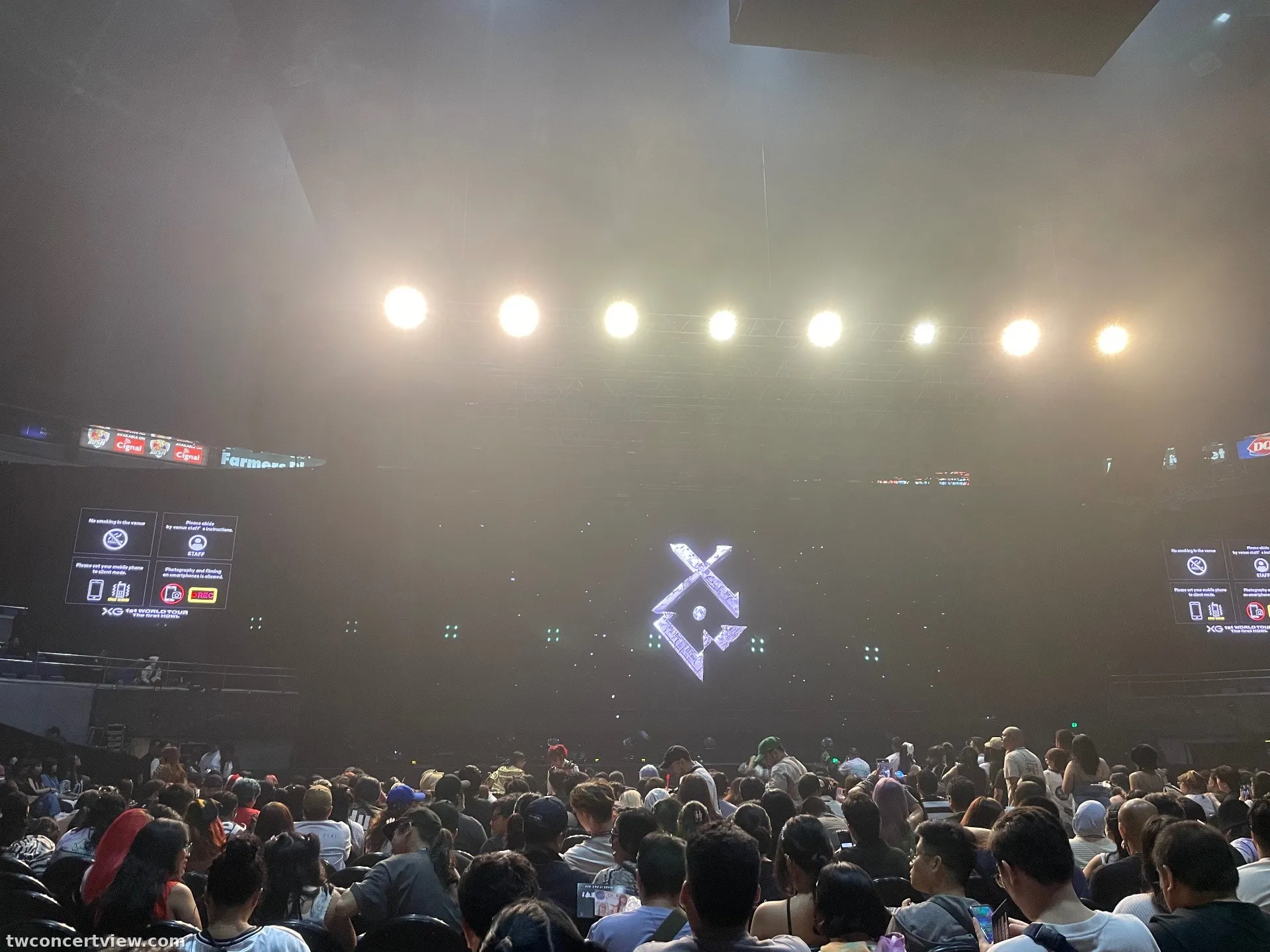 Smart Araneta Coliseum C 區 後排中號 視野照片 - XG THE FIRST HOWL