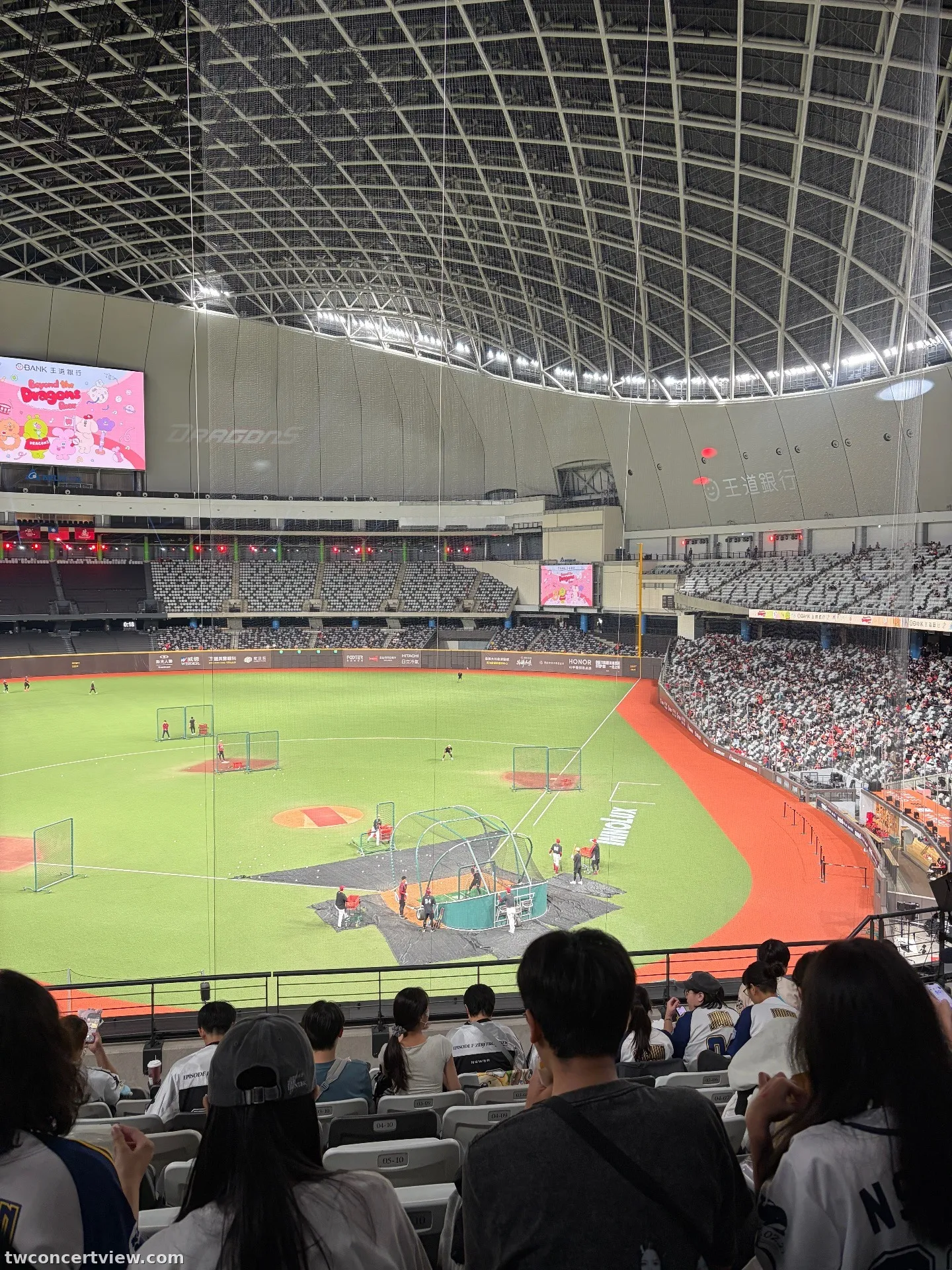 台北大巨蛋 球賽版本 215 區 9排11號 視野照片 - NMIXX賽後演出