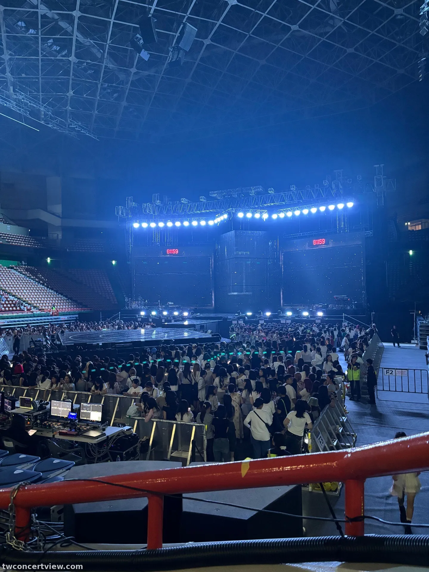 釜山社稷室內體育館 (Sajik Indoor Gymnasium) 2-4 區 2排5號 視野照片 - BOYNEXTDOOR TOUR ‘KNOCK ON Vol.2’ IN BUSAN