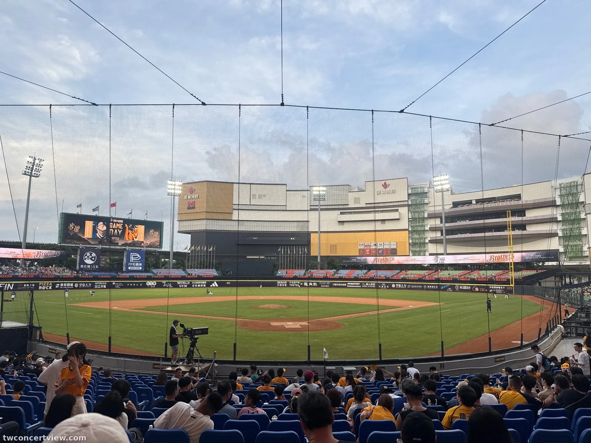 타이중 인터컨티넨탈 야구장 (Taichung Intercontinental Baseball Stadium) A 구역 17열24번 좌석 시야 사진
