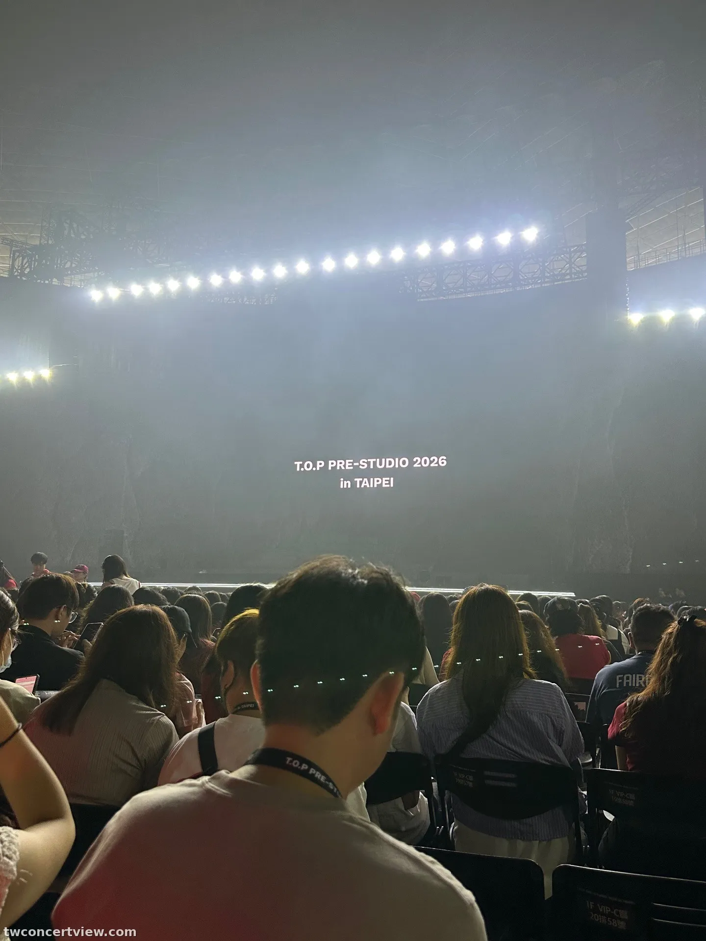 林口體育館 B 區 中 右 視野照片 - T.O.P Fan Meeting