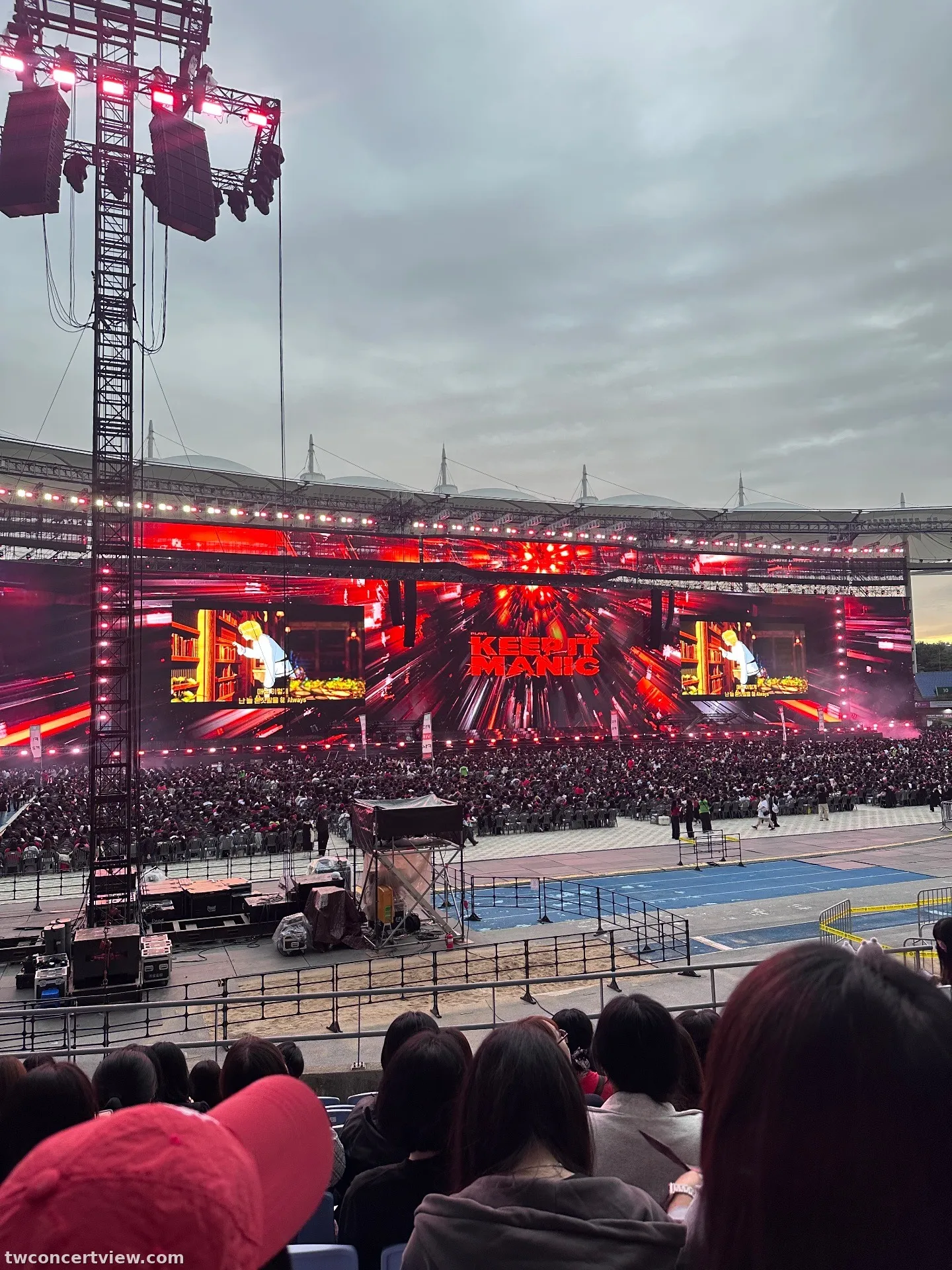 仁川文鶴競技場 (Incheon Munhak Stadium) E2 11列11番 座席からの眺め - 2026 PLAVE World Tour [KEEP IT MANIC]