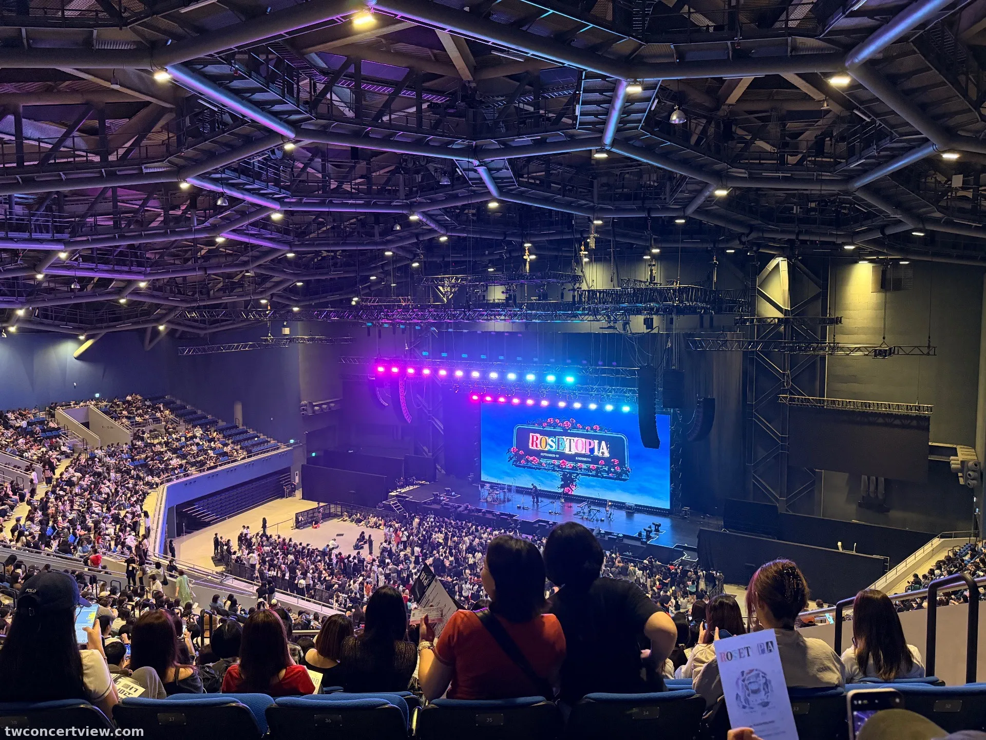 高雄流行音樂中心 2F B 區 25排34號 視野照片 - THE ROSE ROSETOPIA ASIA TOUR 2026 IN KAOHSIUNG