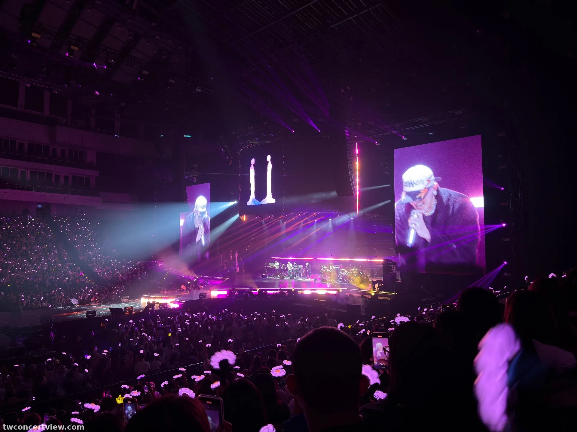 台北小巨蛋 紅2C區 5排11號 視野照片 - G-DRAGON 2025 WORLD TOUR [Übermensch] IN TAIPEI