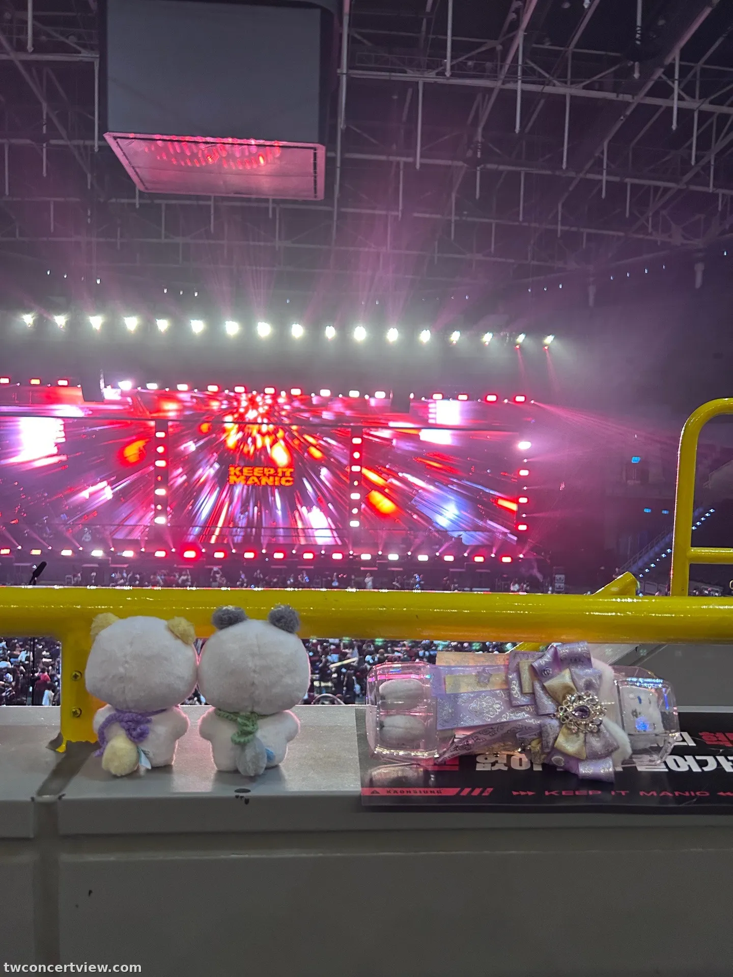 高雄巨蛋標準舞台2 208-1 區 26排20號 視野照片 - 2026 PLAVE World Tour [KEEP IT MANIC] in Kaohsiung