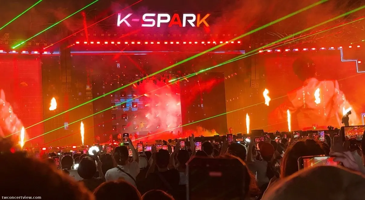 高雄世運主場館 J 區 中 中 視野照片 - K-SPARK