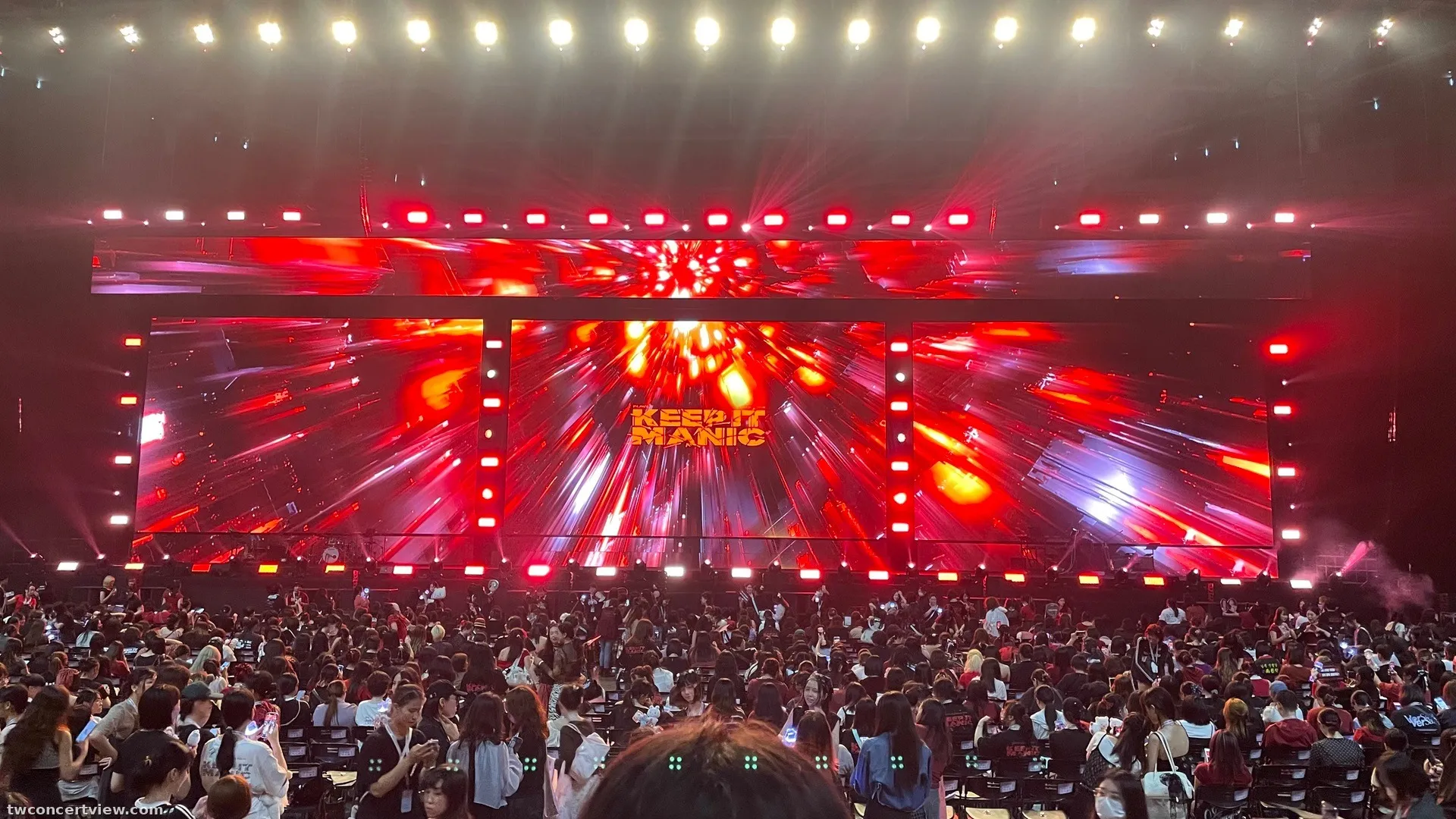 高雄巨蛋標準舞台2 208 區 5排20號 視野照片 - 2026 PLAVE world Tour [KEEP IT MANIC] in Kaohsiung